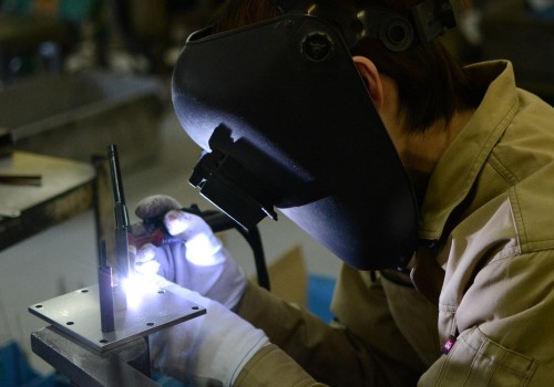 How Business Networking for Women Benefits from Custom Nameplates Manufacturing